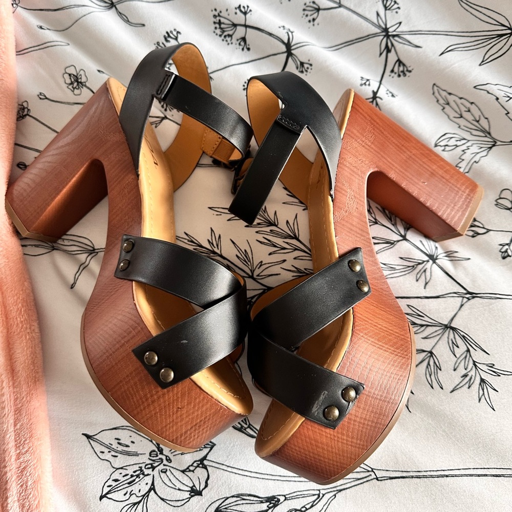 Black and beige wedged heels for the summer time!!